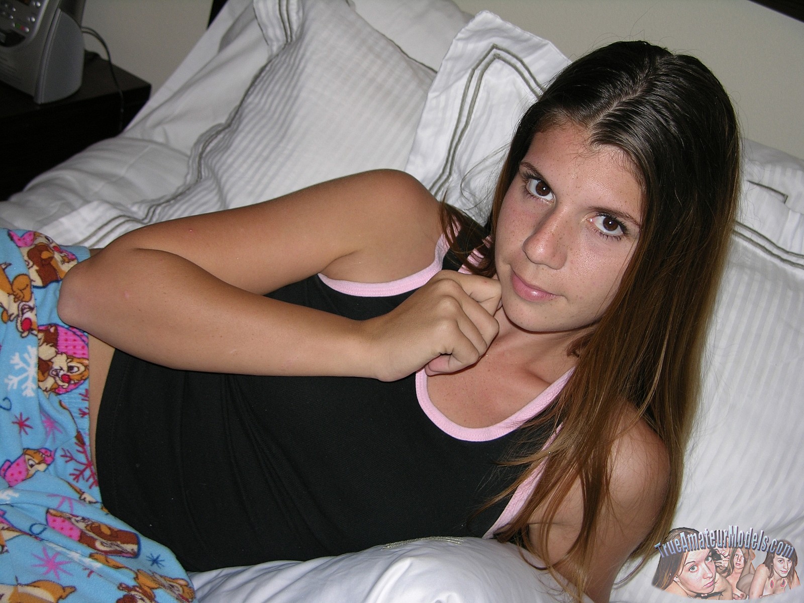 Amateur Nude Teen In Pajamas