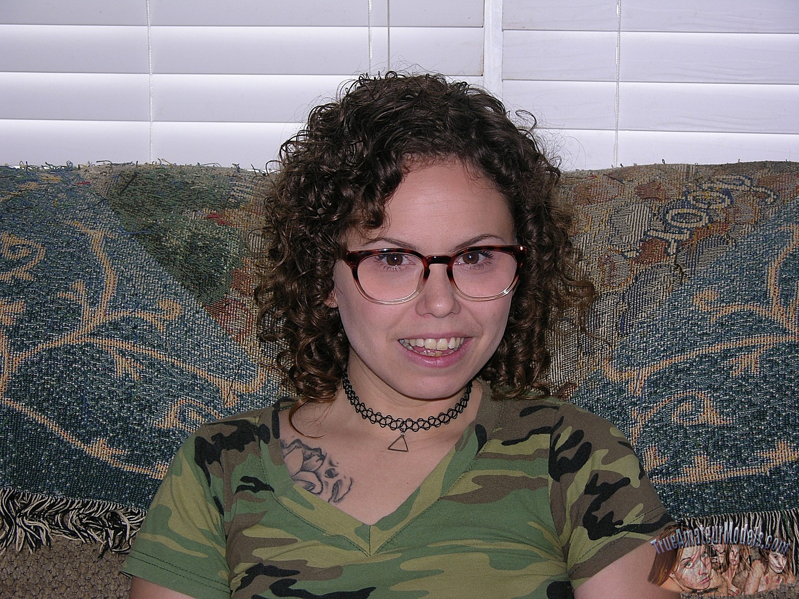 Curly Glasses Porn Ebony - True Amateur Models - Glasses Wearing Bailey Paige Modeling Nude