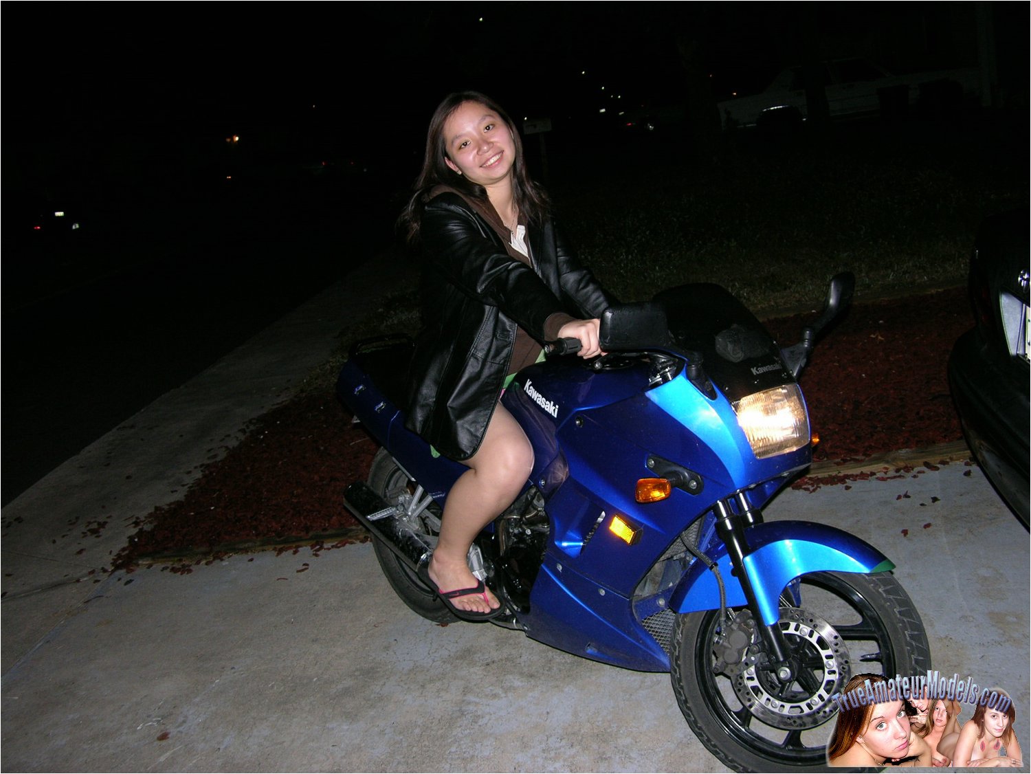 Teen Biker Babe Spreads Nude On Bike